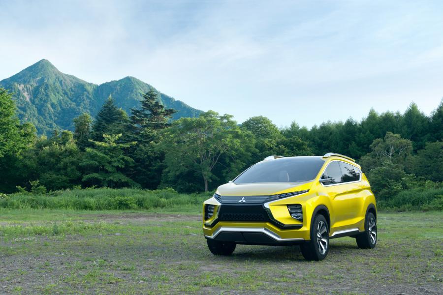  Mitsubishi XM Concept 2016 года  (фото 15 из 22)